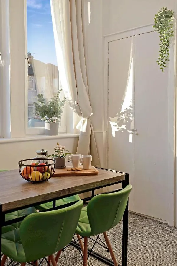 Cozy With Character Logie Green Central Main Door Flat Edinburgh 0*,