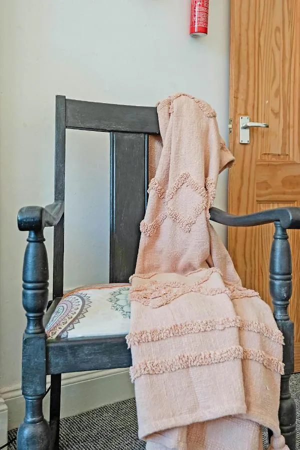 Cozy With Character Logie Green Central Main Door Flat Edimburgo 0*,