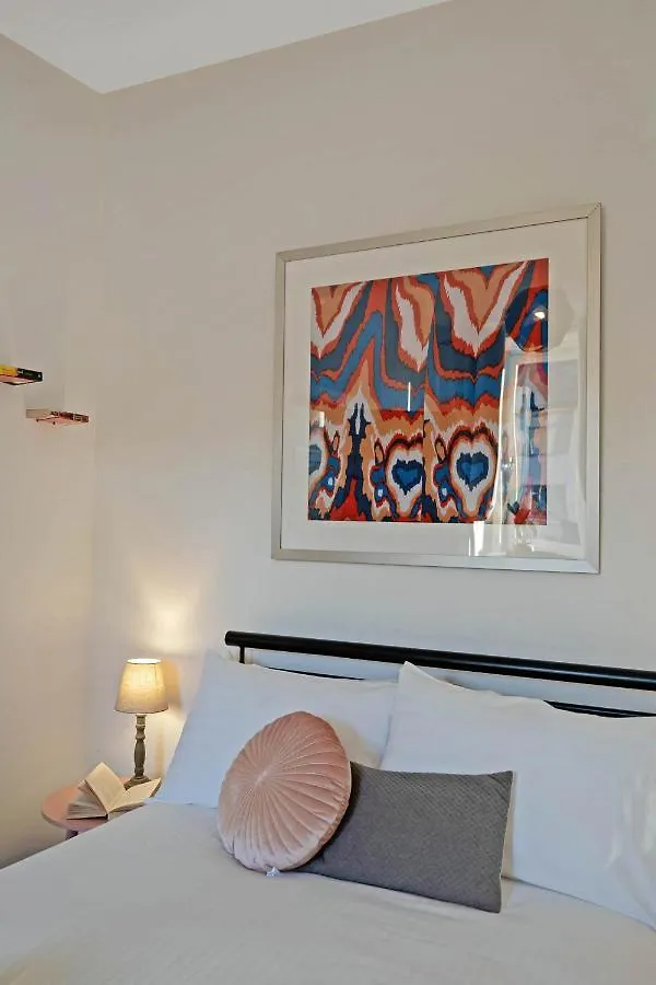 Cozy With Character Logie Green Central Main Door Flat Edimburgo